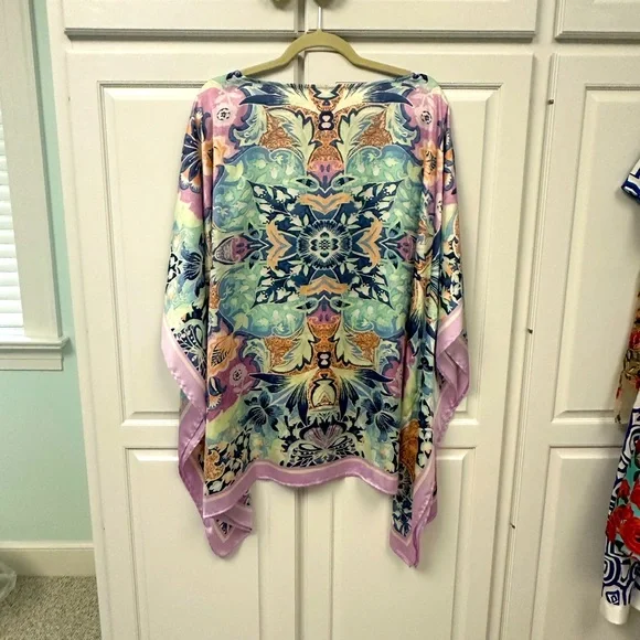Chico’s Medallion Poncho Kaftan Popover Pastels Pink Blue Size-Large/X-Large - Picture 2 of 5